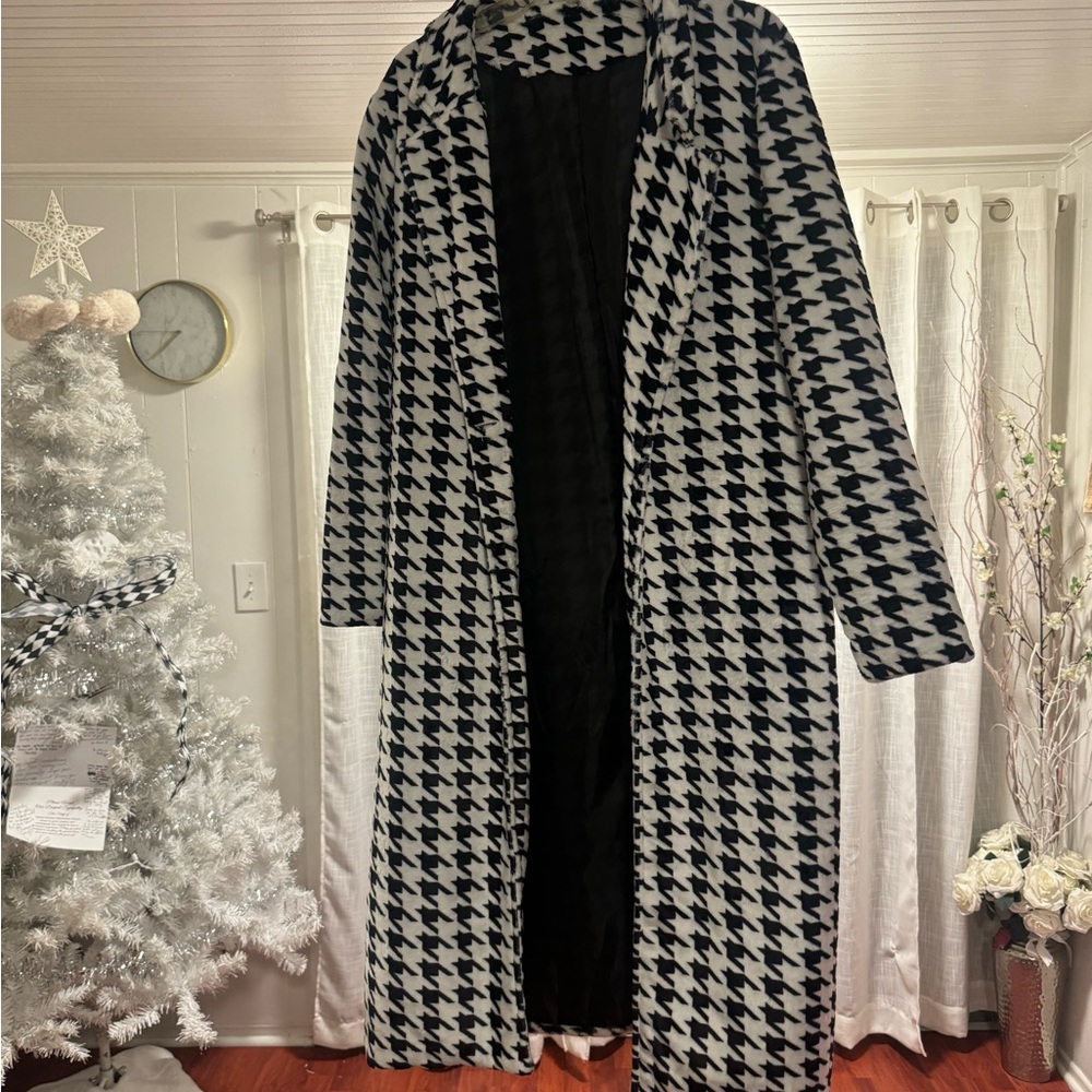 Houndstooth Black and White Women's Coat